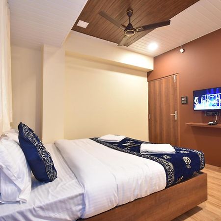 نافي مومباي Hotel Starlit الغرفة الصورة
