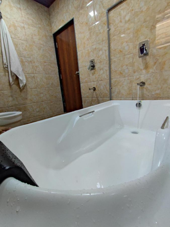 نافي مومباي Hotel Starlit المظهر الخارجي الصورة