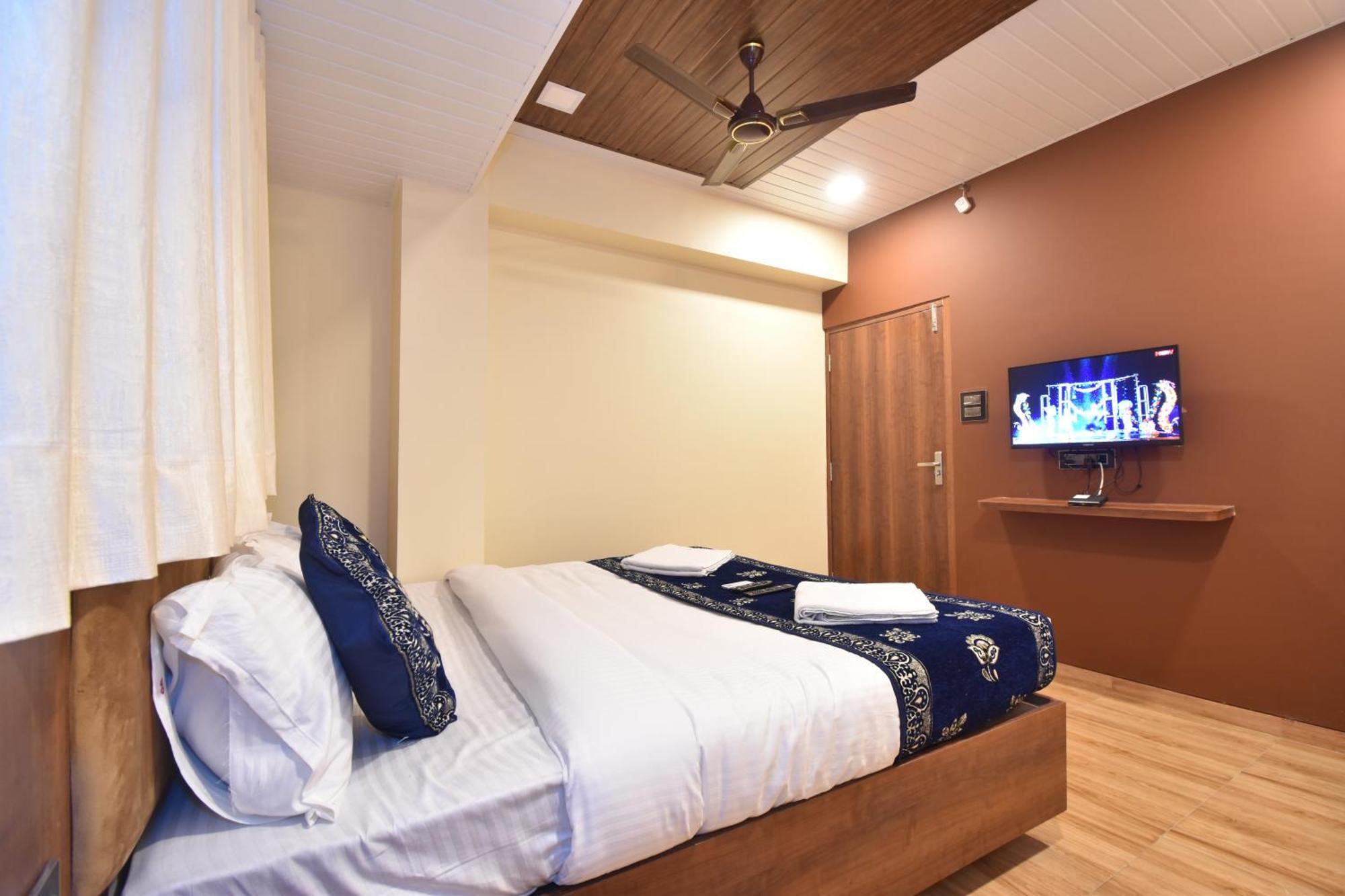 نافي مومباي Hotel Starlit الغرفة الصورة